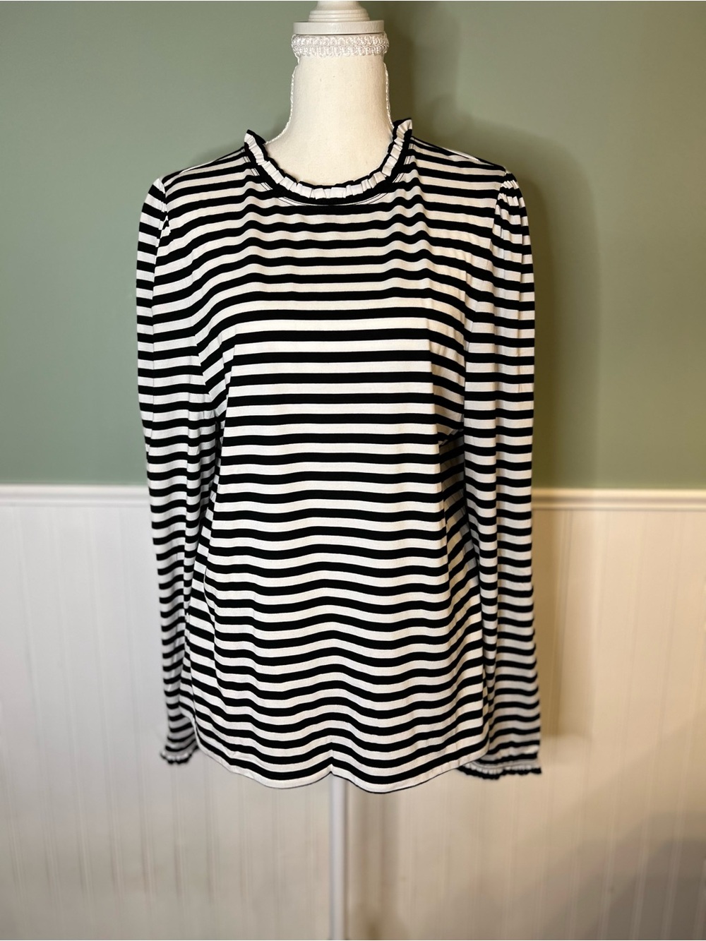 On 34th Modal Cotton Black & White Stripe Ruffle Trim Long-Sleeve Top. Size XL